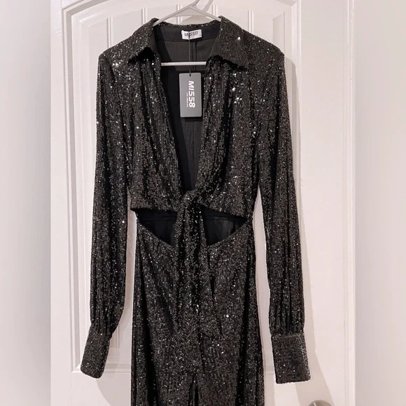 SOLD Black cut-out Cocktail & party sequin embellished tie front jumpsuit Size S - Picture 1 of 9